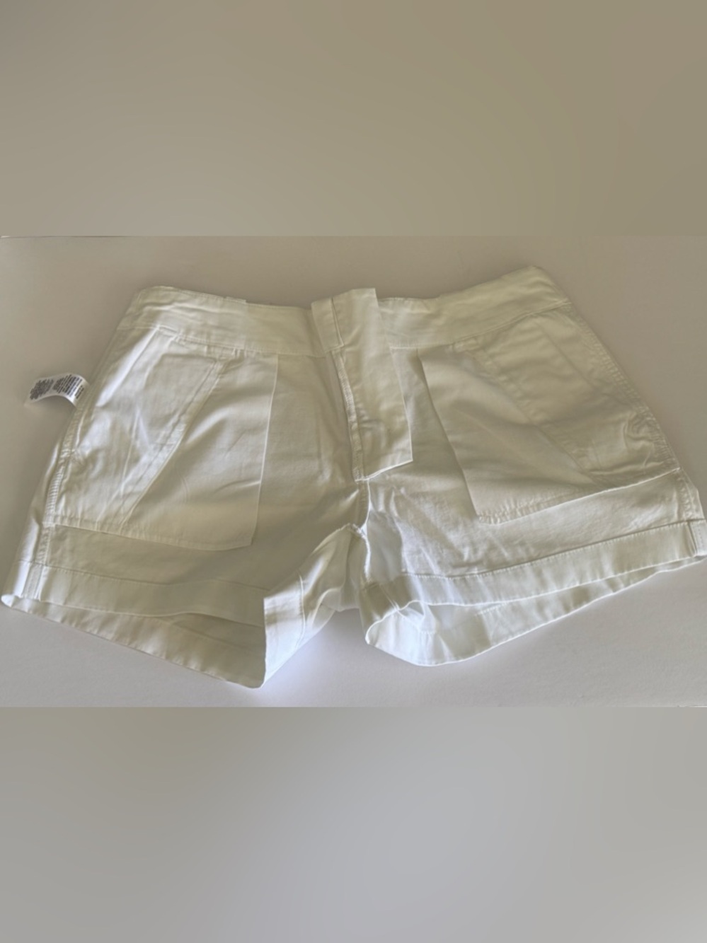 Vineyard Vines White Women's Chino Shorts - Picture 4 of 10